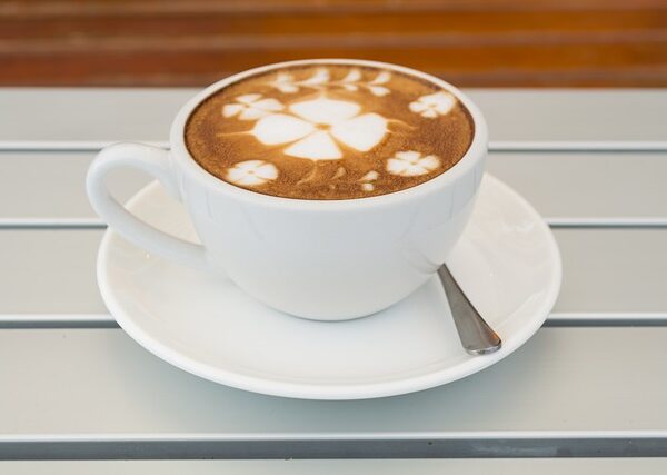 日本のコーヒーショップの魅力と特徴 – チェーン店から地域のカフェまで